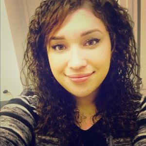 Meet your Posher, Esperanza